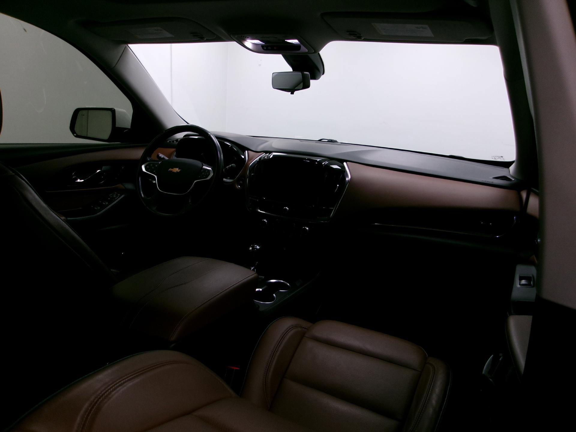 Used 2020 Chevrolet Traverse High Country image 3