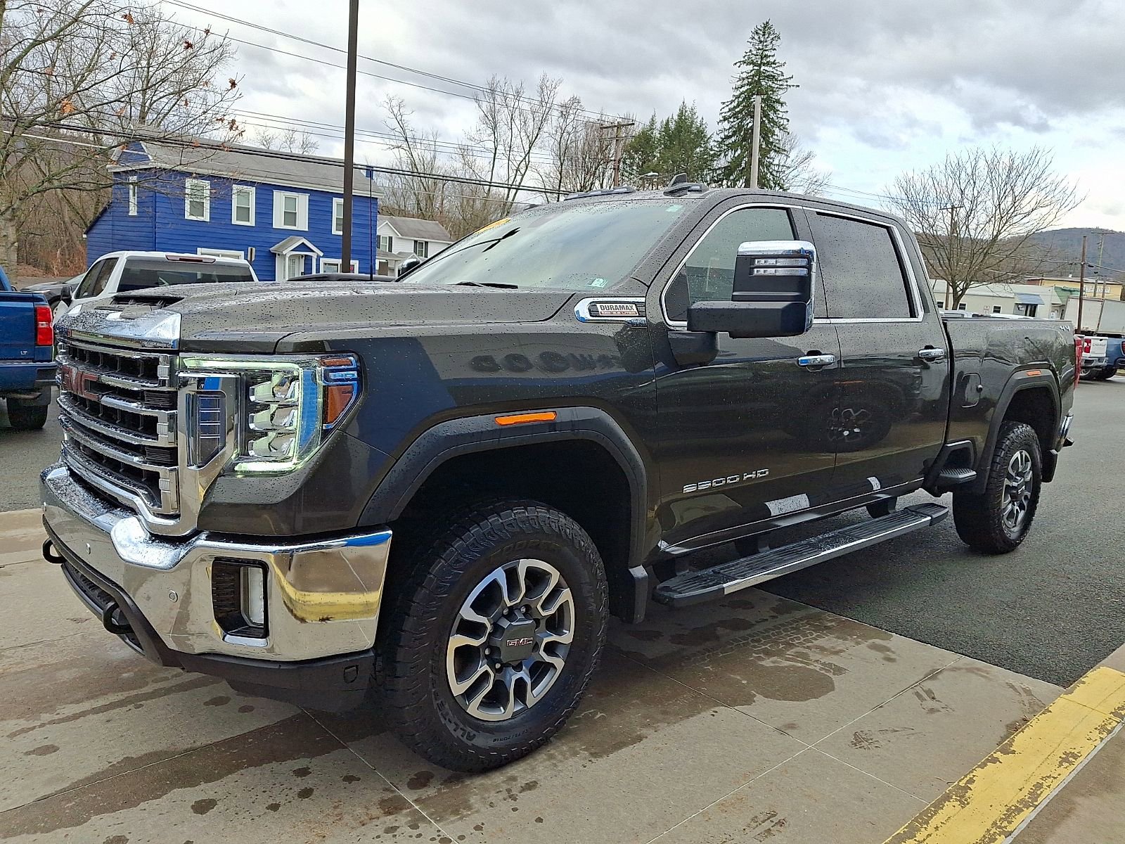 Used 2022 GMC Sierra 2500 SLT w/ SLT Premium Package image 3
