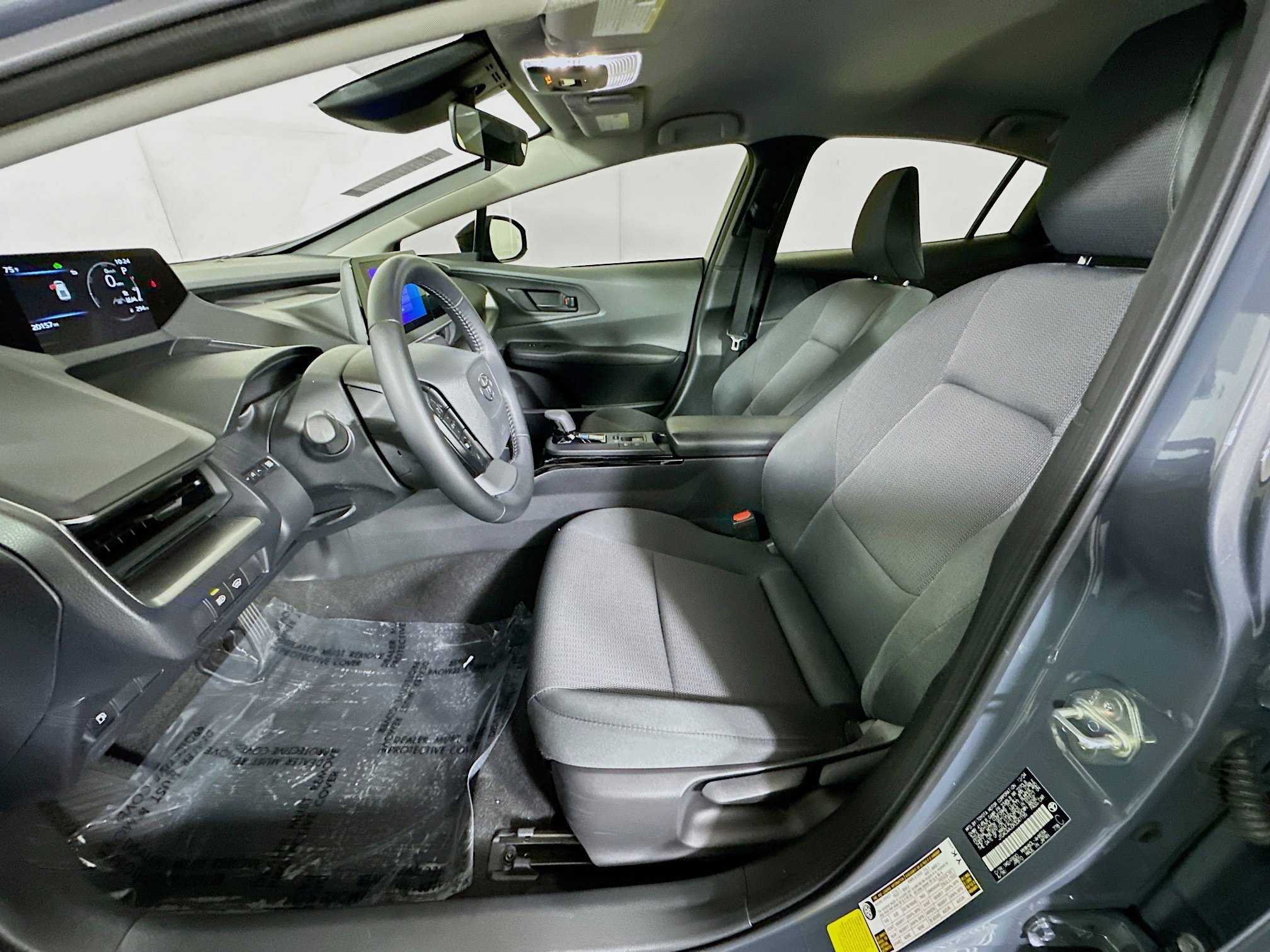 Used 2024 Toyota Prius LE image 12