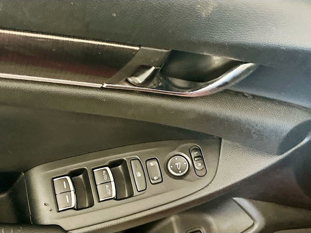 Used 2019 Honda Accord Sport image 17