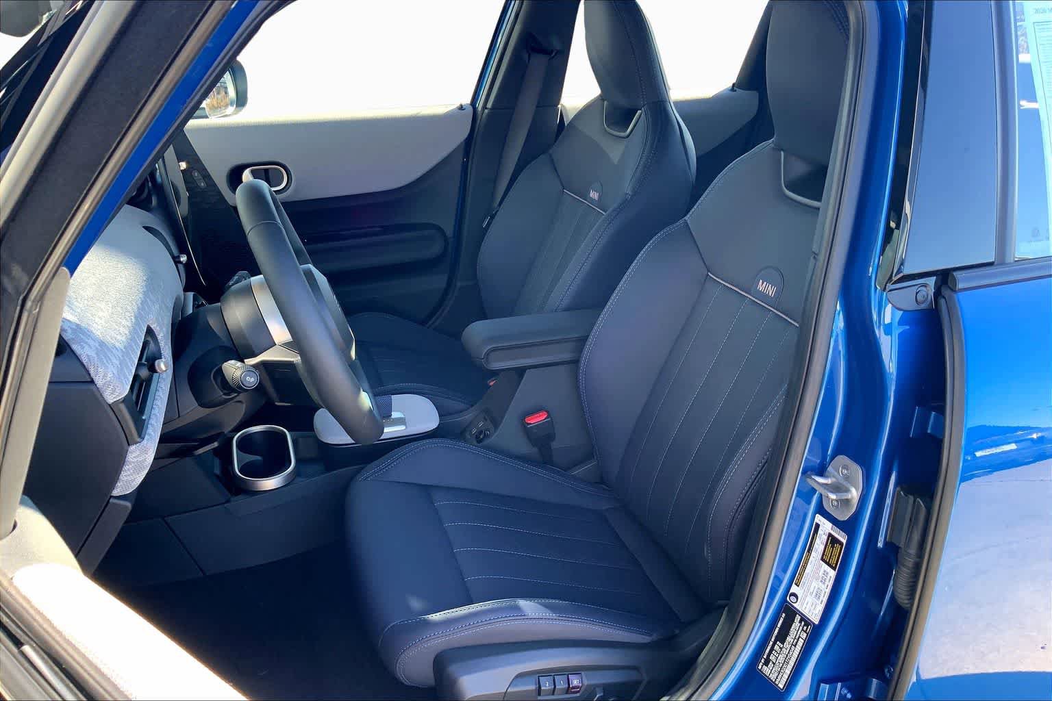 New 2026 MINI Cooper 4-Door Hardtop FWD image 9