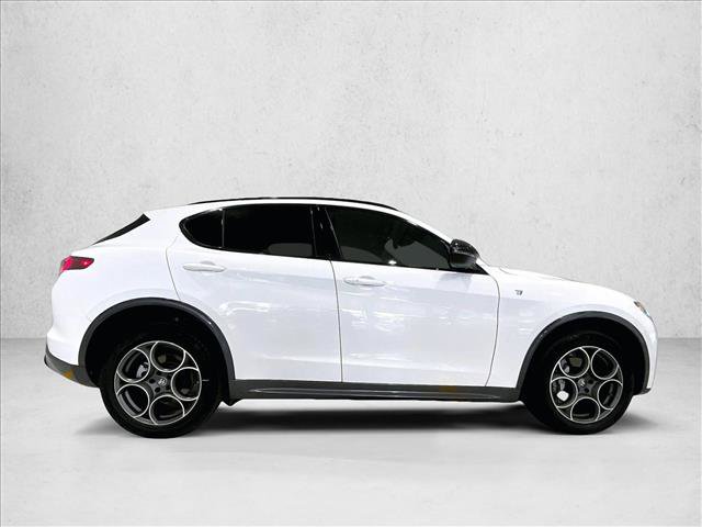 Used 2024 Alfa Romeo Stelvio Ti AWD/4WD image 5