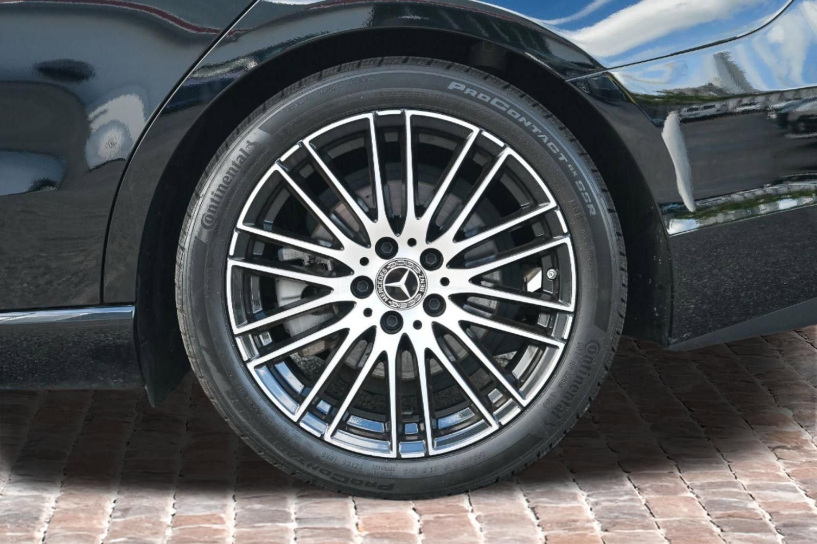 Used 2022 Mercedes-Benz C 300 Sedan w/ Exclusive Trim Package image 32