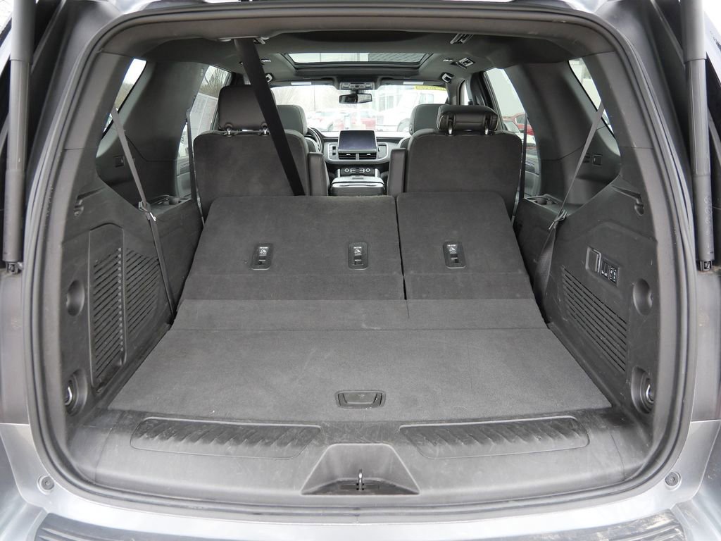 Used 2022 GMC Yukon SLT w/ SLT Premium Package image 14