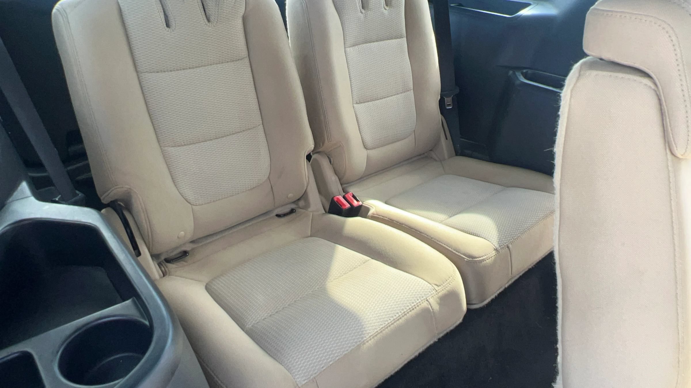 Used 2017 Ford Explorer XLT FWD image 27