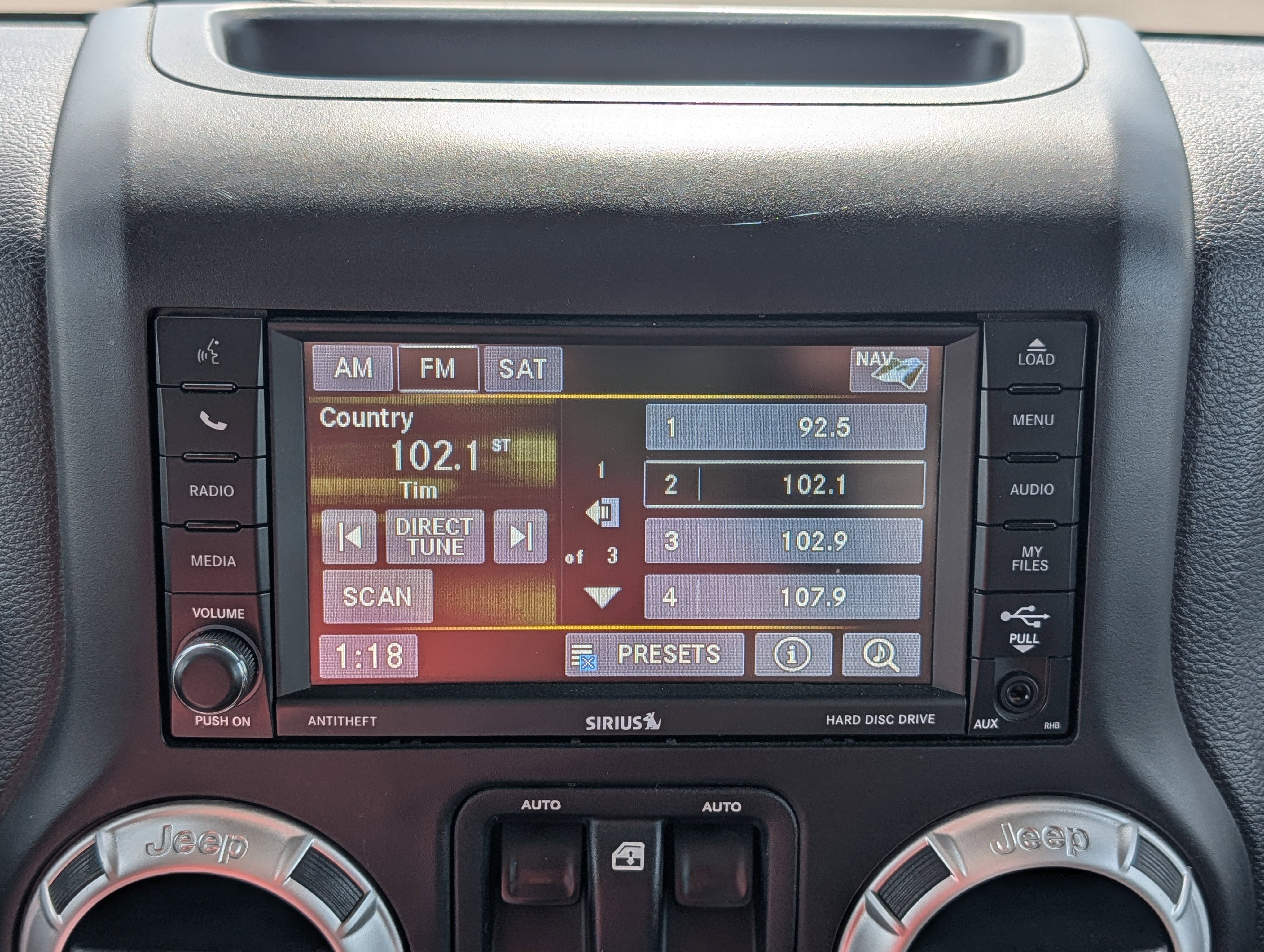 Used 2016 Jeep Wrangler Rubicon w/ Power Convenience Group AWD/4WD image 30