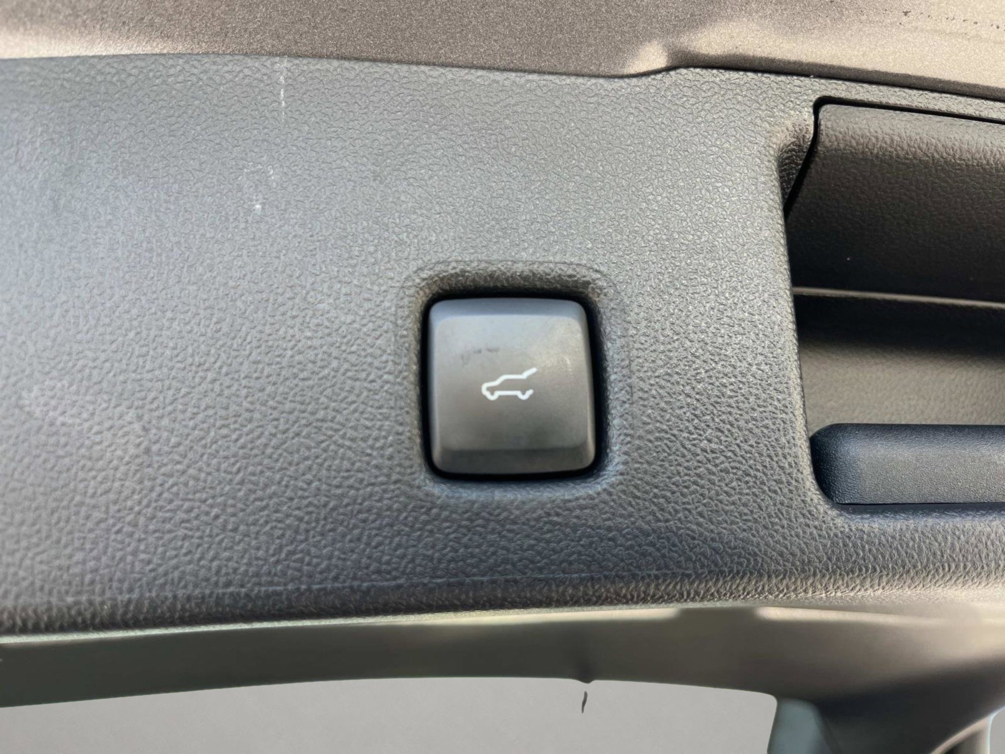 Used 2022 Ford Escape SEL w/ SEL Stealth AWD Package image 11