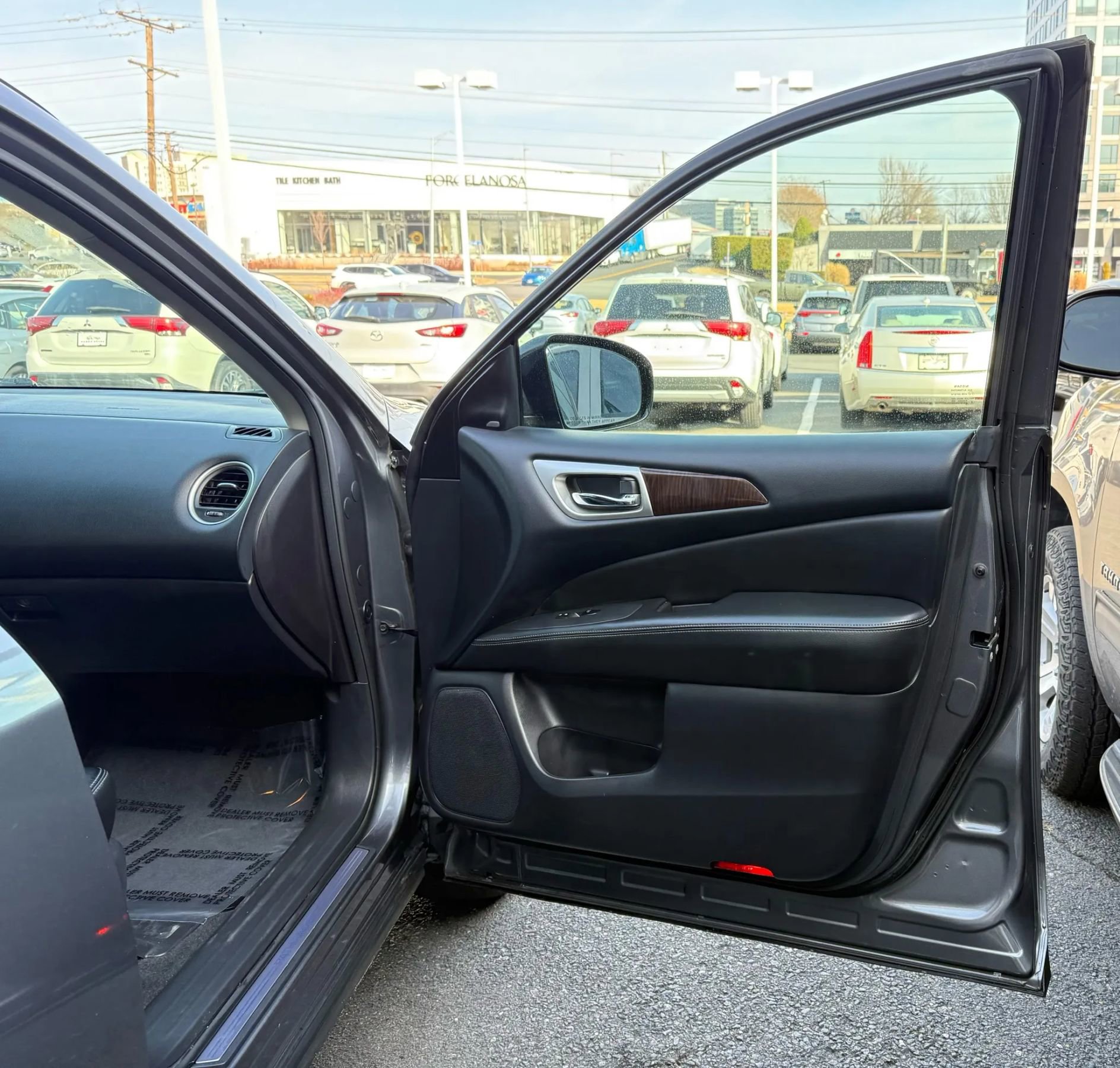 Used 2015 Nissan Pathfinder SL w/ SL Tech Package image 36