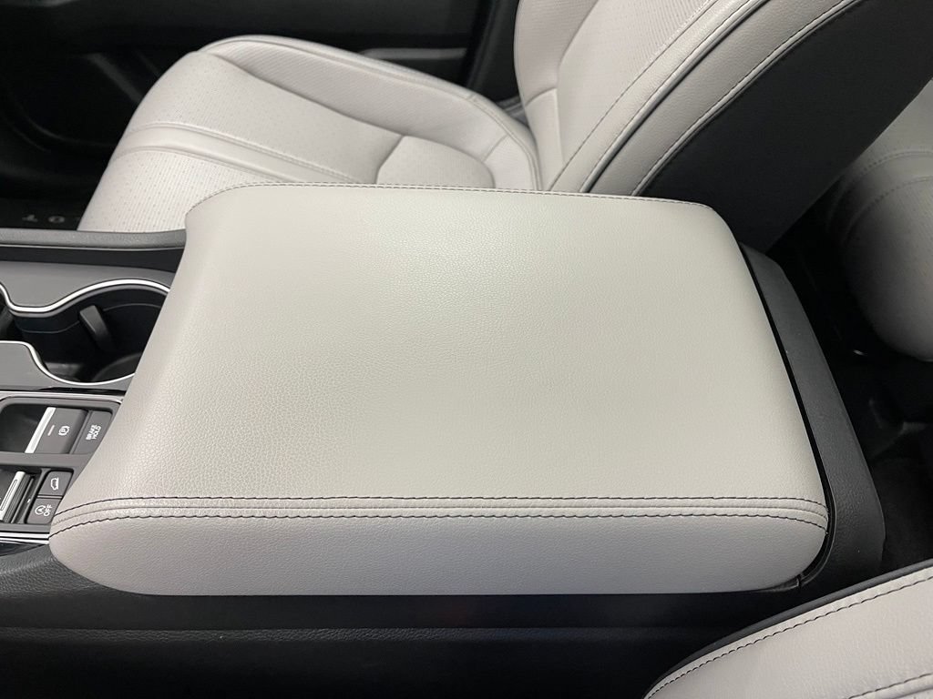 Used 2025 Honda Pilot Elite image 32