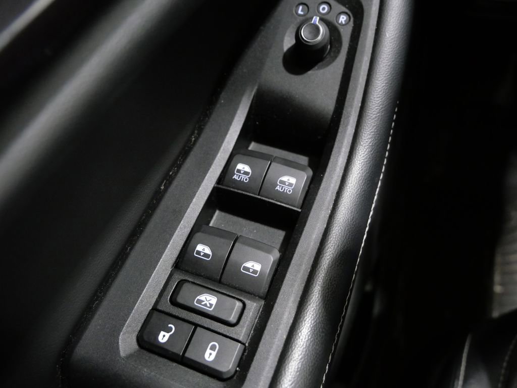 Used 2022 Jeep Grand Cherokee L Laredo AWD/4WD image 14