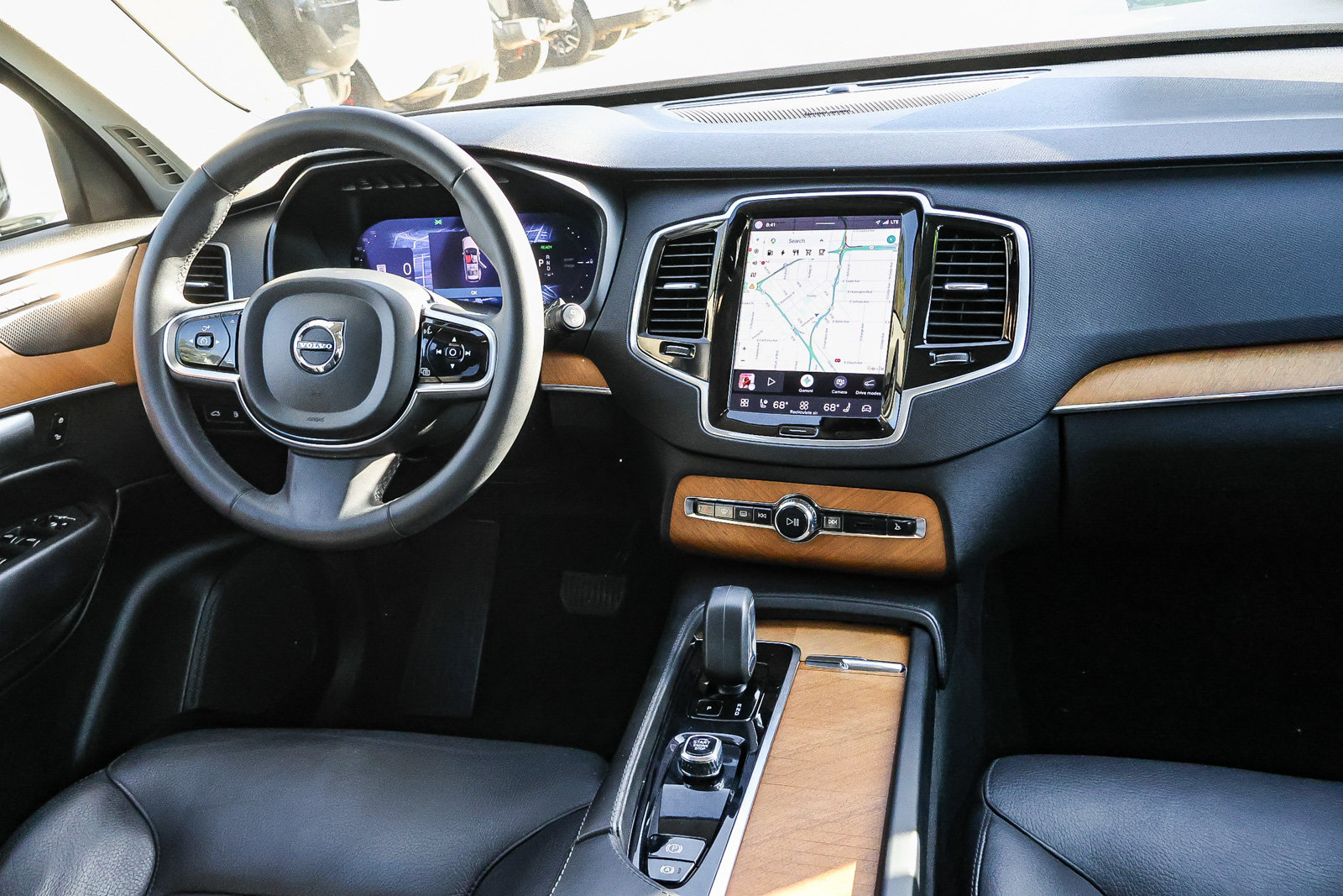 Used 2024 Volvo XC90 T8 Plus AWD/4WD image 19