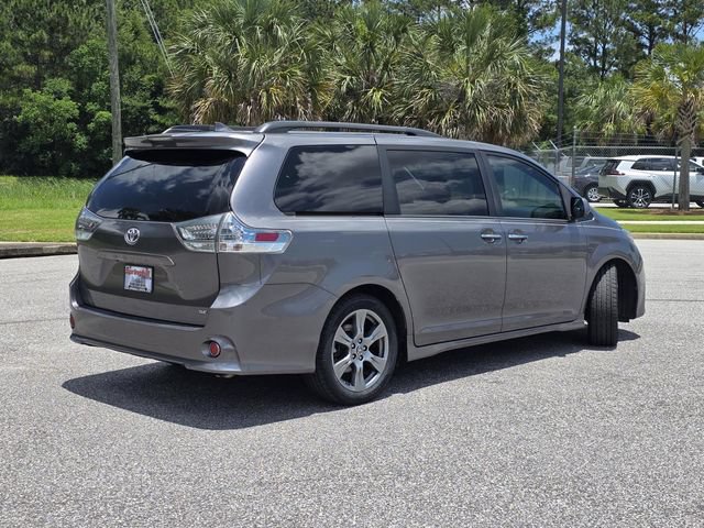 Used 2018 Toyota Sienna SE w/ SE Preferred Package FWD image 5