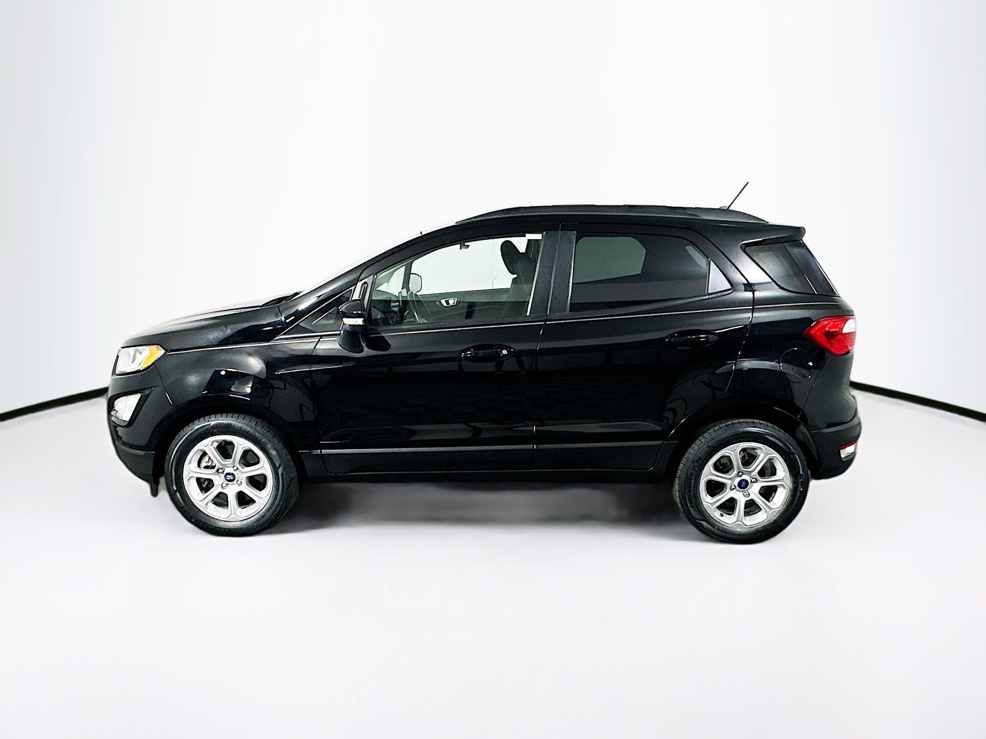 Used 2019 Ford EcoSport SE w/ SE Convenience Package image 4