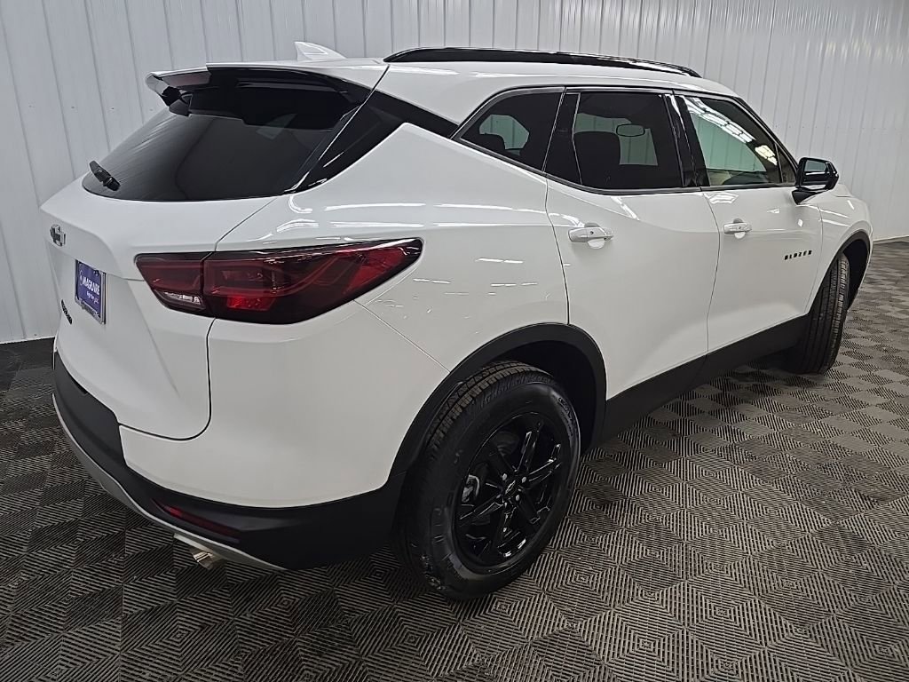 Used 2025 Chevrolet Blazer LT w/ Midnight/Sport Edition image 10