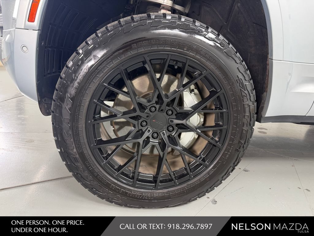 Used 2022 Land Rover Defender 110 XS Edition AWD/4WD image 11