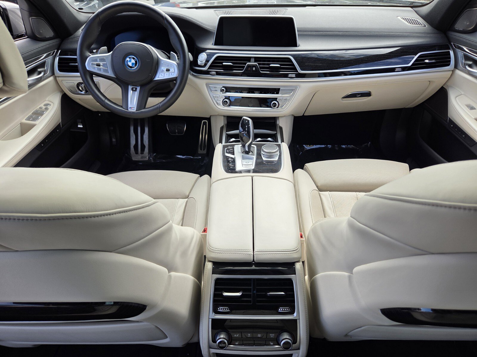 Used 2022 BMW 745e xDrive w/ M Sport Package AWD/4WD image 13