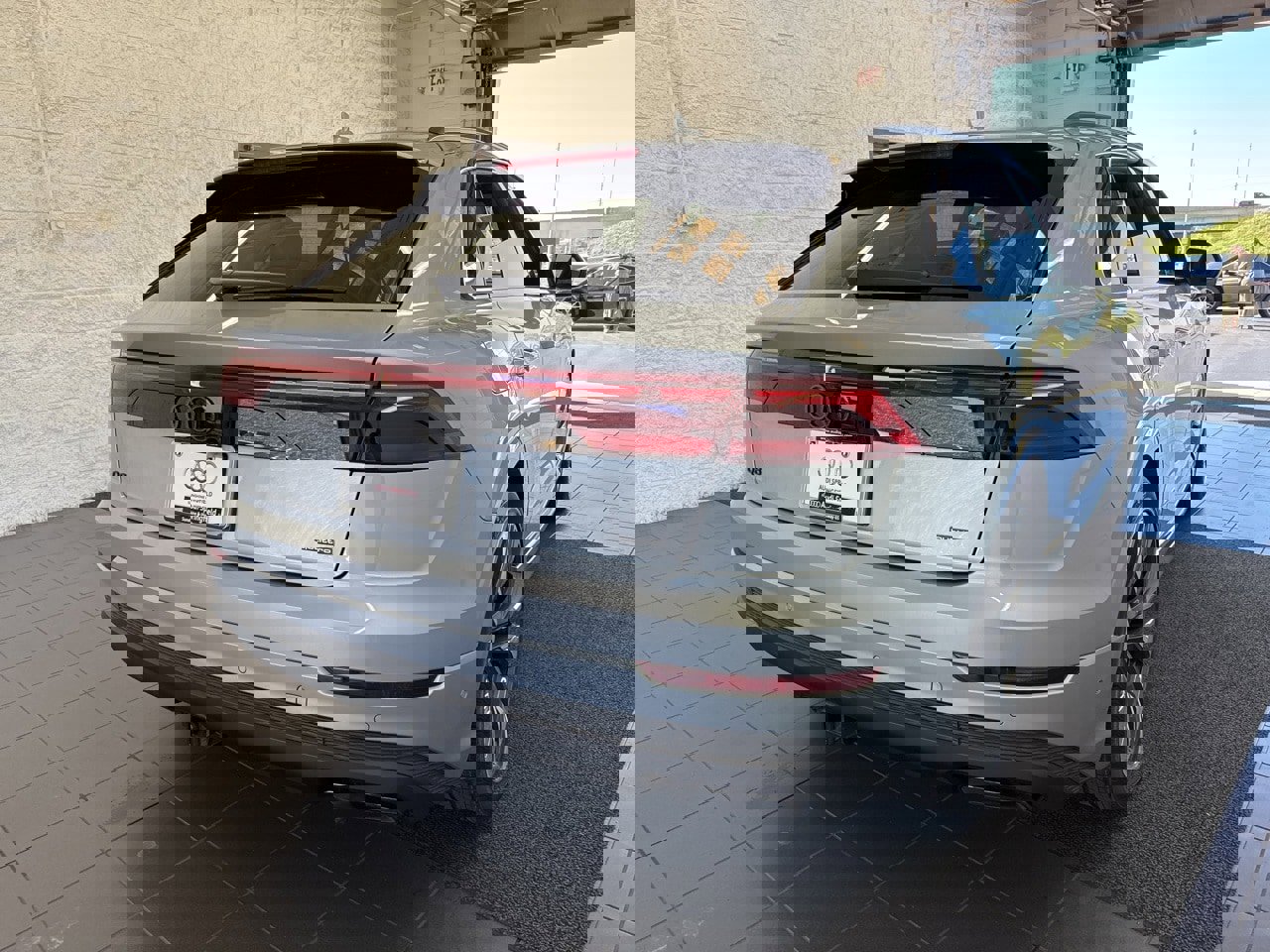 New 2025 Audi Q8 Prestige image 7