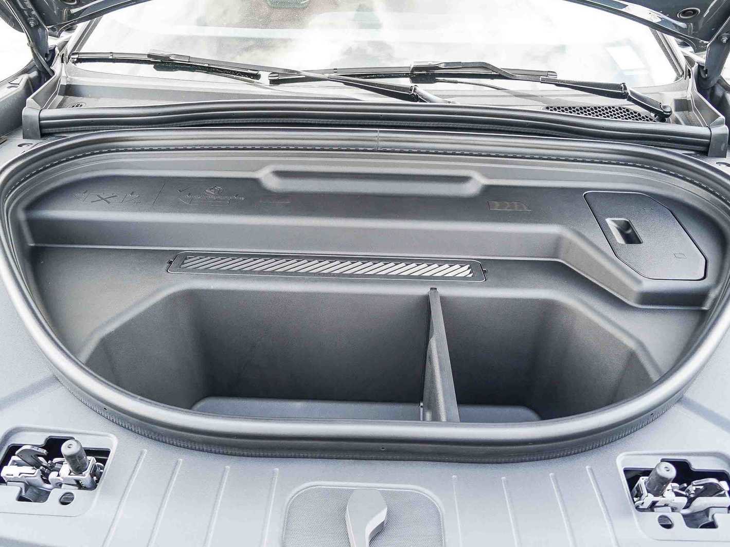 New 2027 Audi SQ6 e-tron Prestige AWD/4WD image 28
