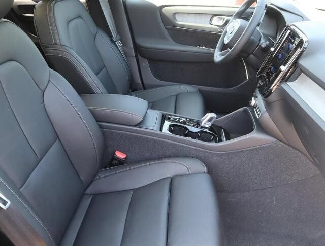 New 2024 Volvo XC40 B5 Plus w/ Climate Package AWD/4WD image 20