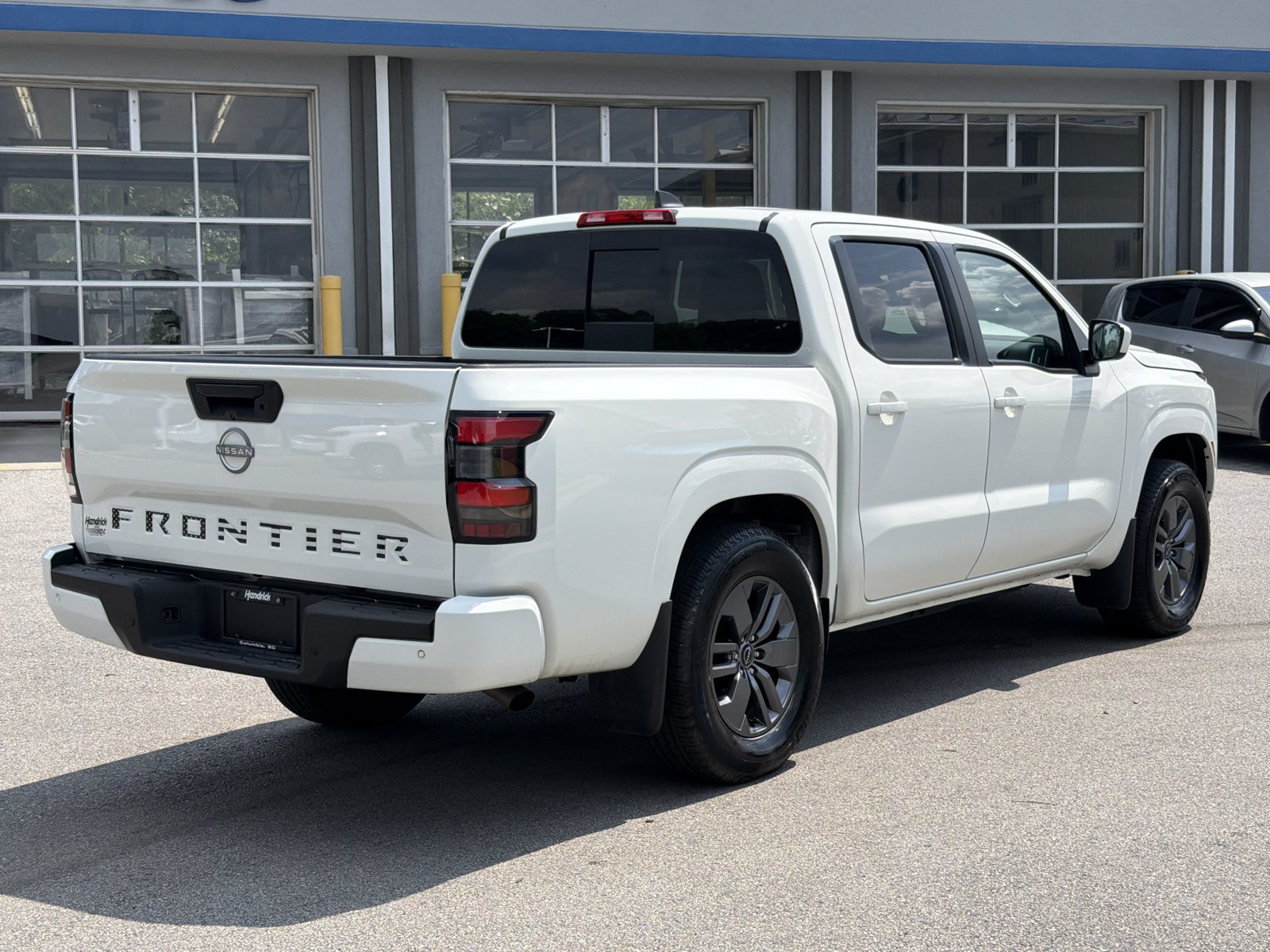 Used 2025 Nissan Frontier SV RWD image 12