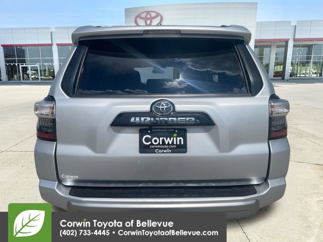 Used 2017 Toyota 4Runner TRD Off-Road AWD/4WD image 4