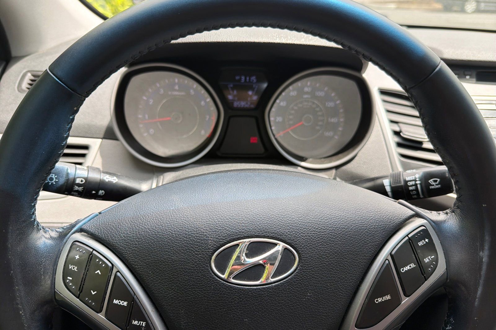 Used 2014 Hyundai Elantra Sport FWD image 22