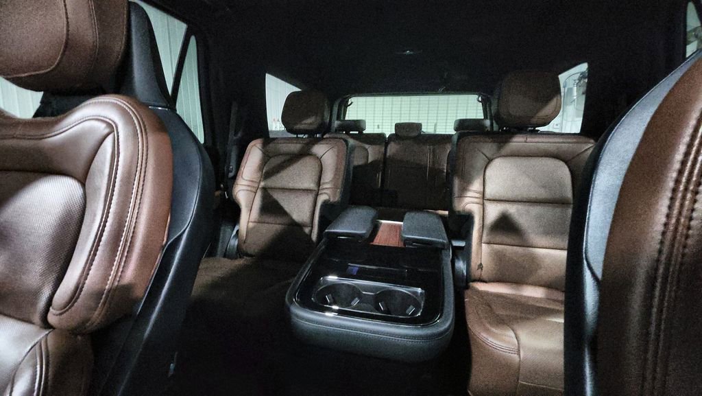Used 2024 Lincoln Navigator Reserve w/ Equipment Group 201A image 12