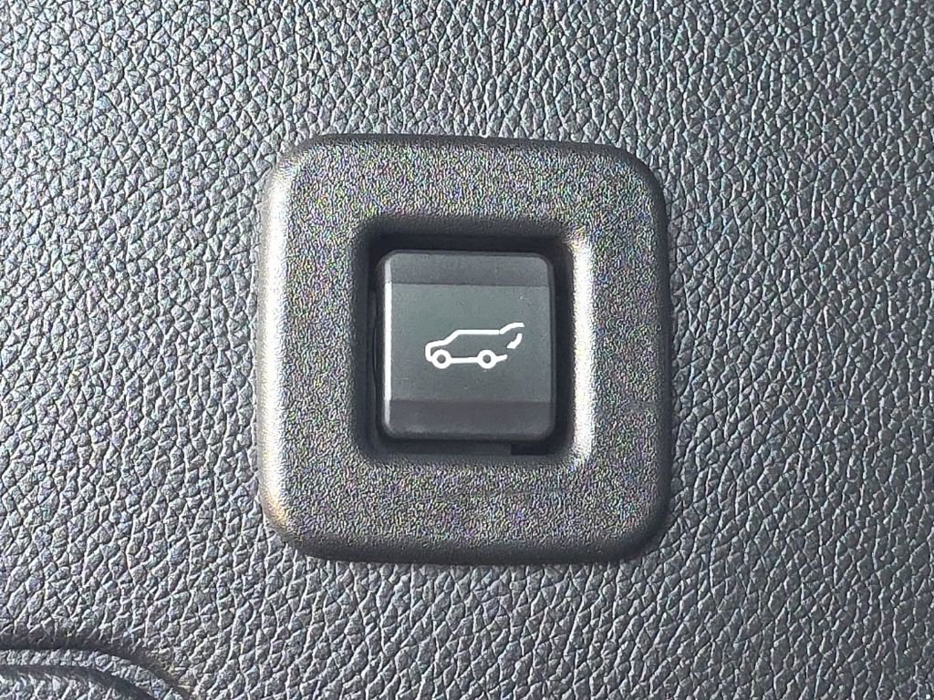 Used 2017 Ford Expedition EL XLT w/ Equipment Group 202A AWD/4WD image 15