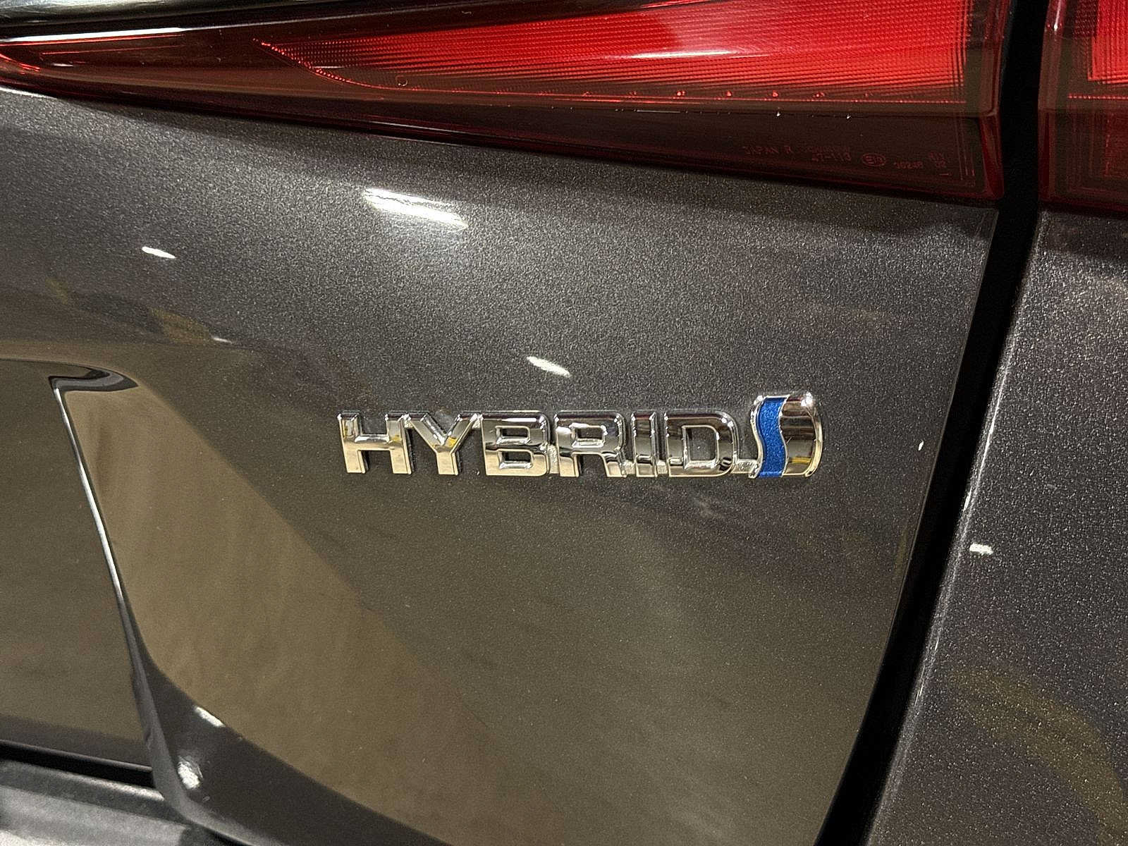 Used 2022 Toyota Prius LE AWD/4WD image 25