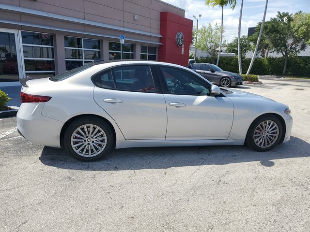 Used 2023 Alfa Romeo Giulia Sprint RWD image 8