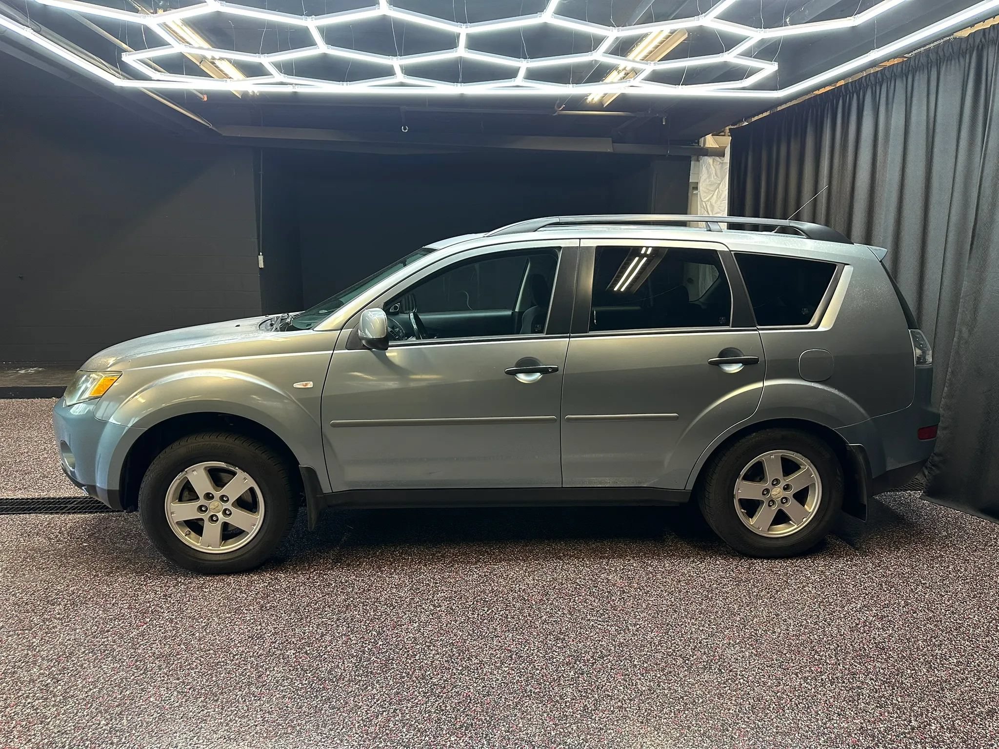 Used 2007 Mitsubishi Outlander LS AWD/4WD image 4
