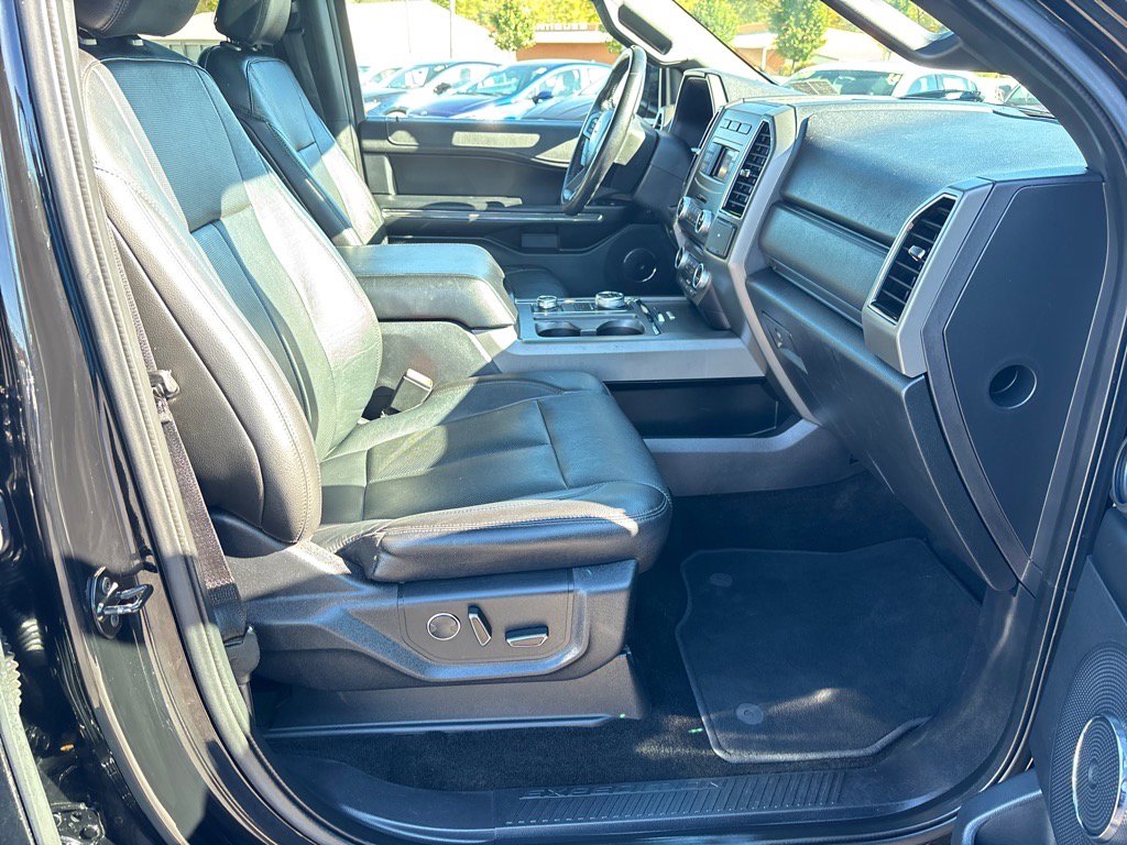 Used 2018 Ford Expedition Max XLT w/ Equipment Group 201A image 18