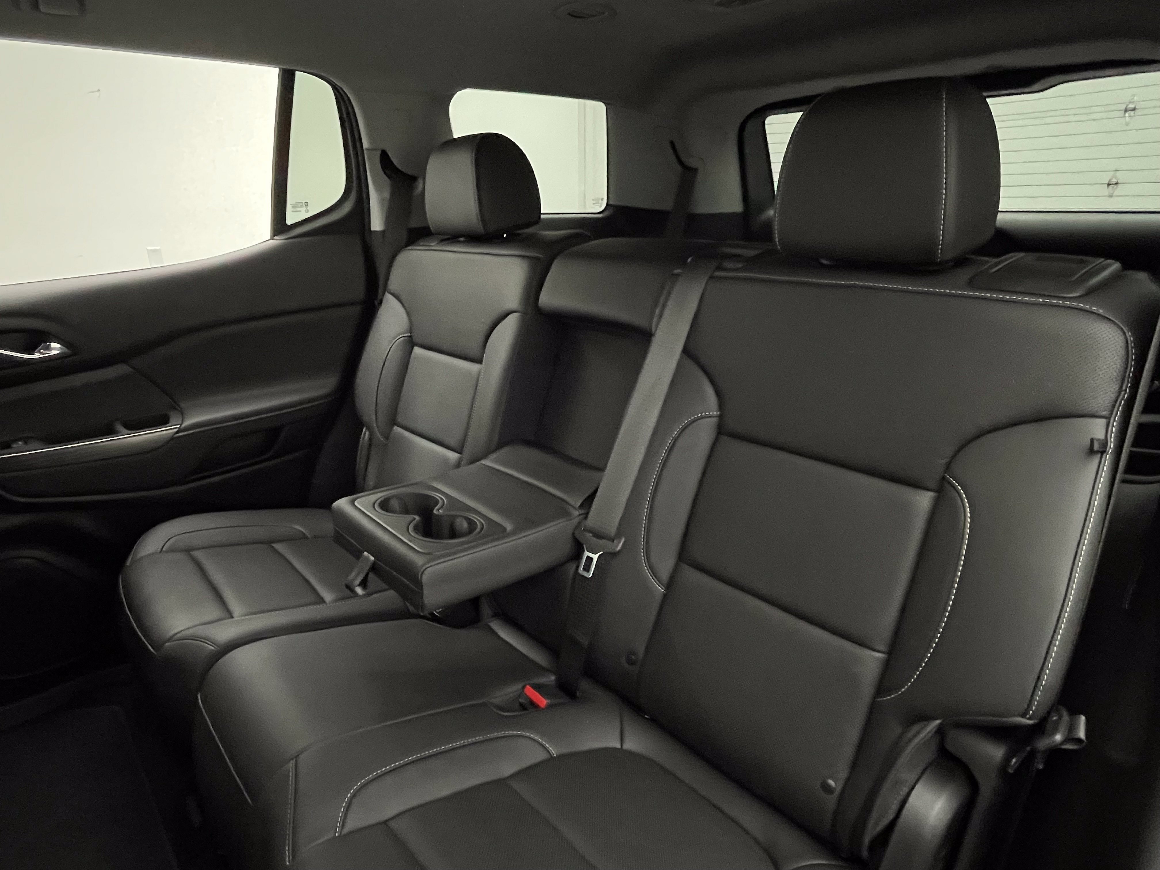 Used 2023 GMC Acadia SLT FWD image 40