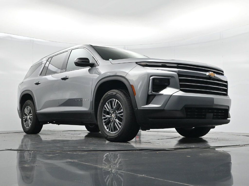 Used 2024 Chevrolet Traverse LT FWD image 28