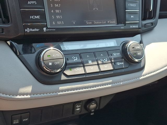 Used 2016 Toyota RAV4 XLE FWD image 18