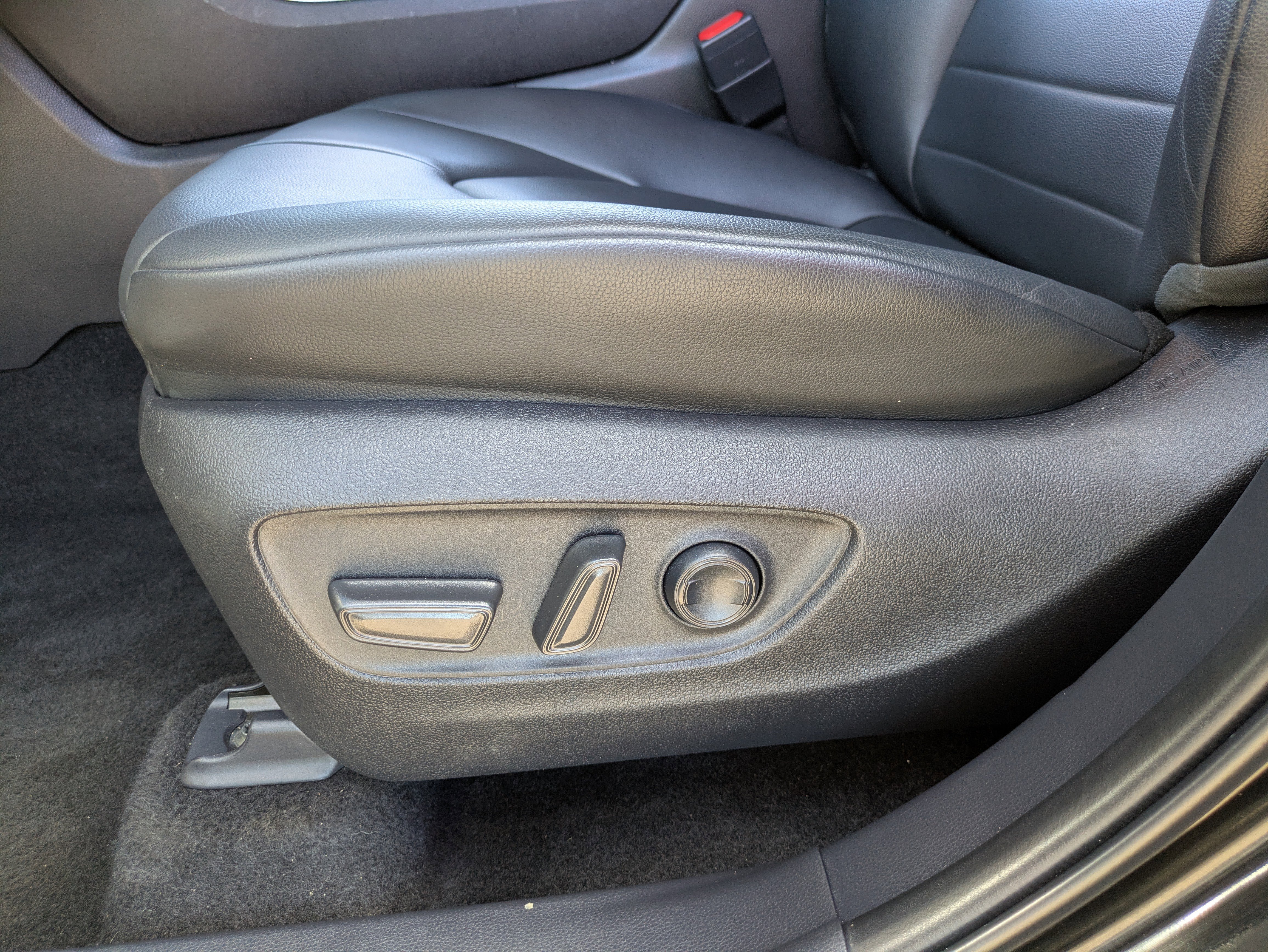 Used 2024 Toyota Highlander XLE image 24