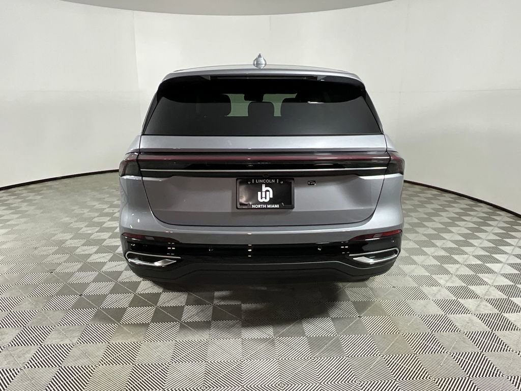 Used 2025 Lincoln Nautilus Premier image 7