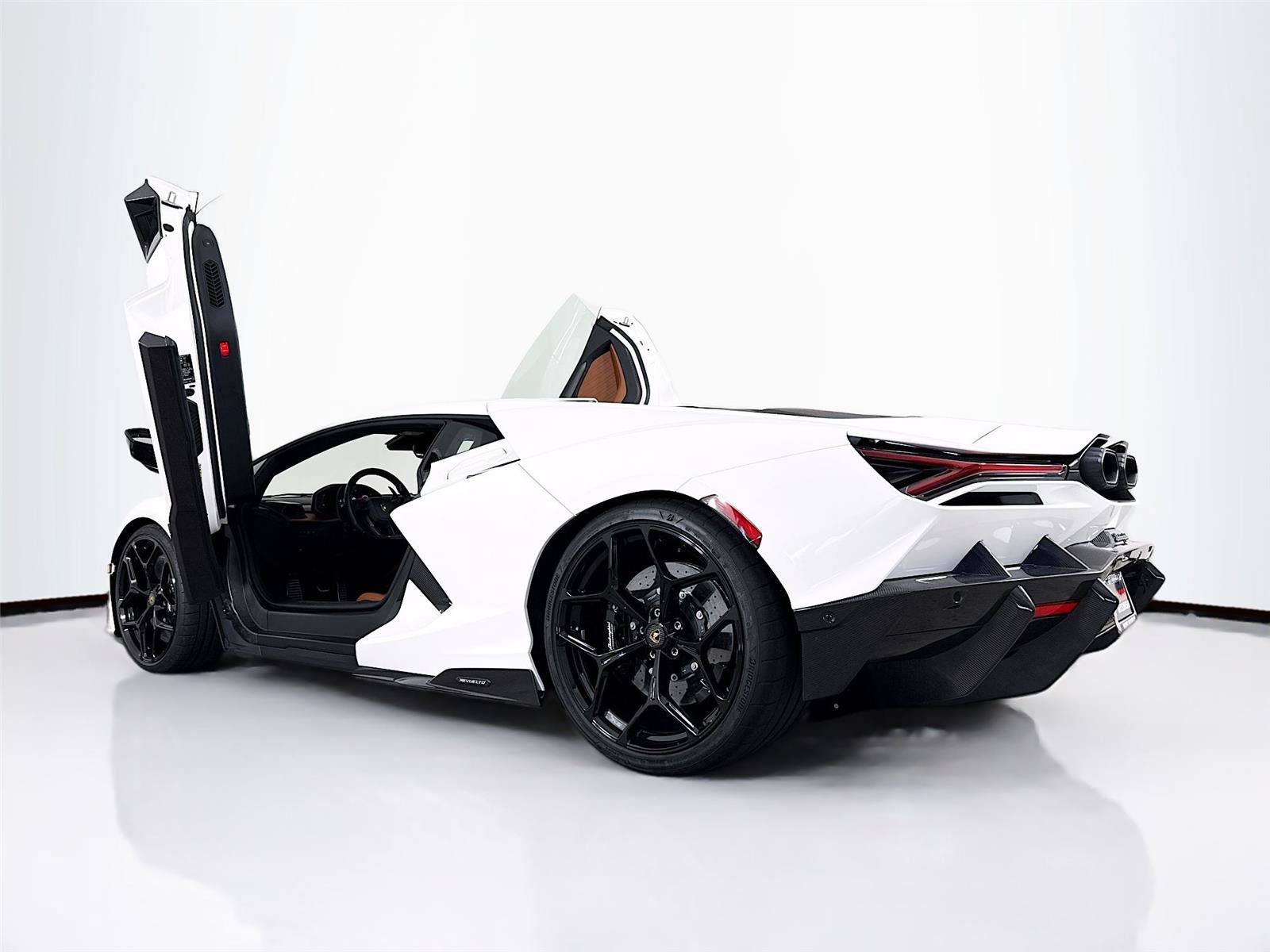 Used 2024 Lamborghini Revuelto AWD/4WD image 38