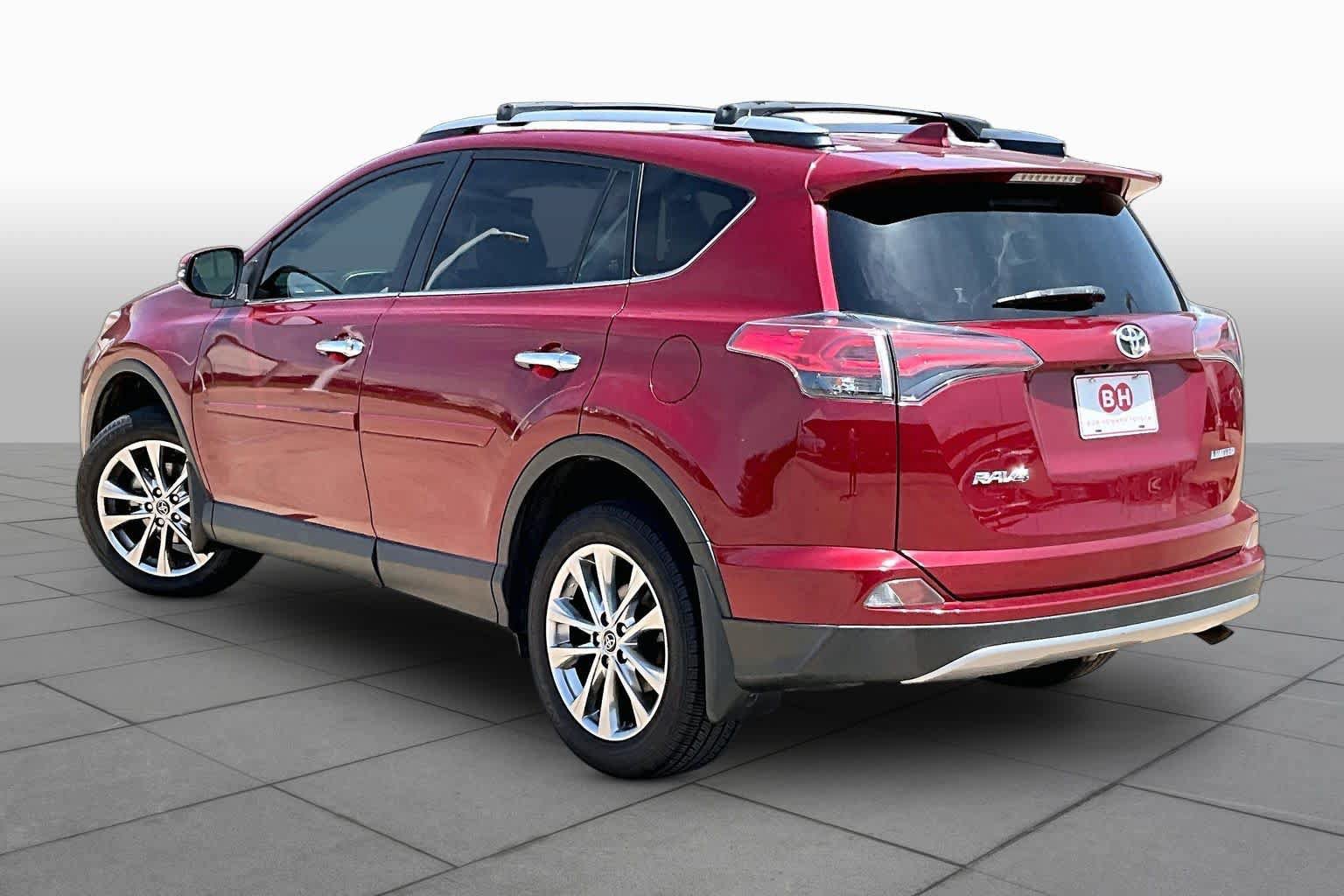 Used 2018 Toyota RAV4 Limited FWD image 12