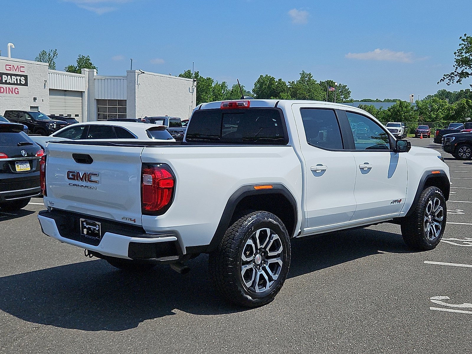 Used 2023 GMC Canyon AT4 w/ AT4 Premium Package AWD/4WD image 6