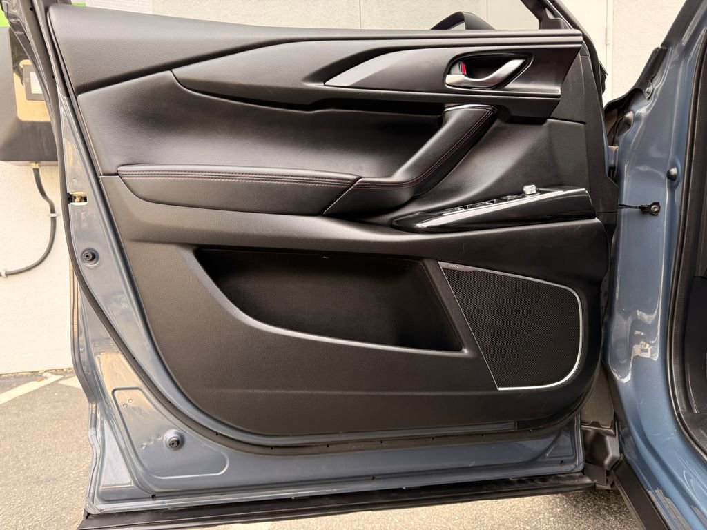 Used 2023 MAZDA CX-9 Carbon Edition image 33