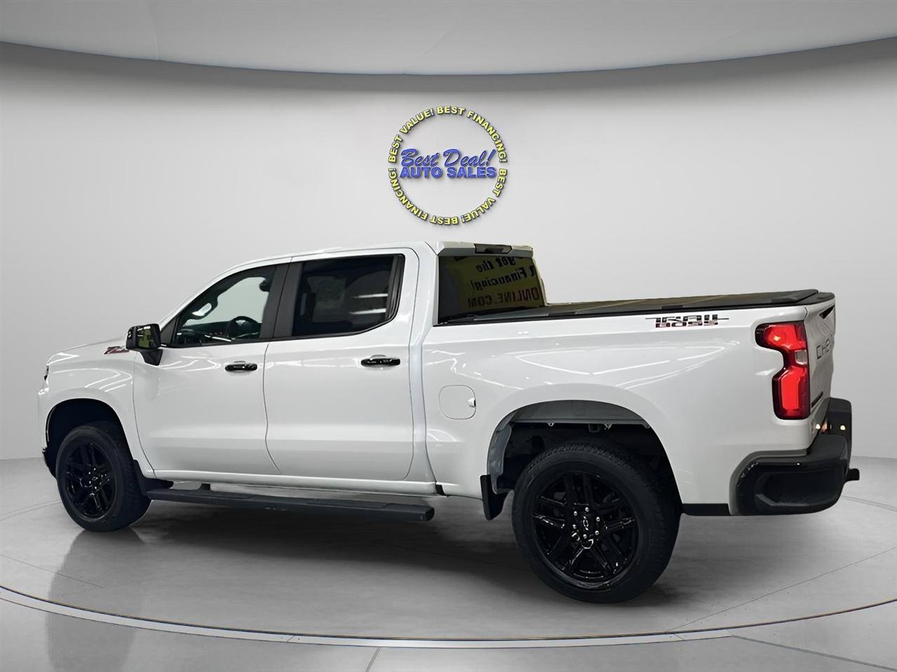 Used 2021 Chevrolet Silverado 1500 LT Trail Boss w/ LPO, Dark Essentials Package AWD/4WD image 4