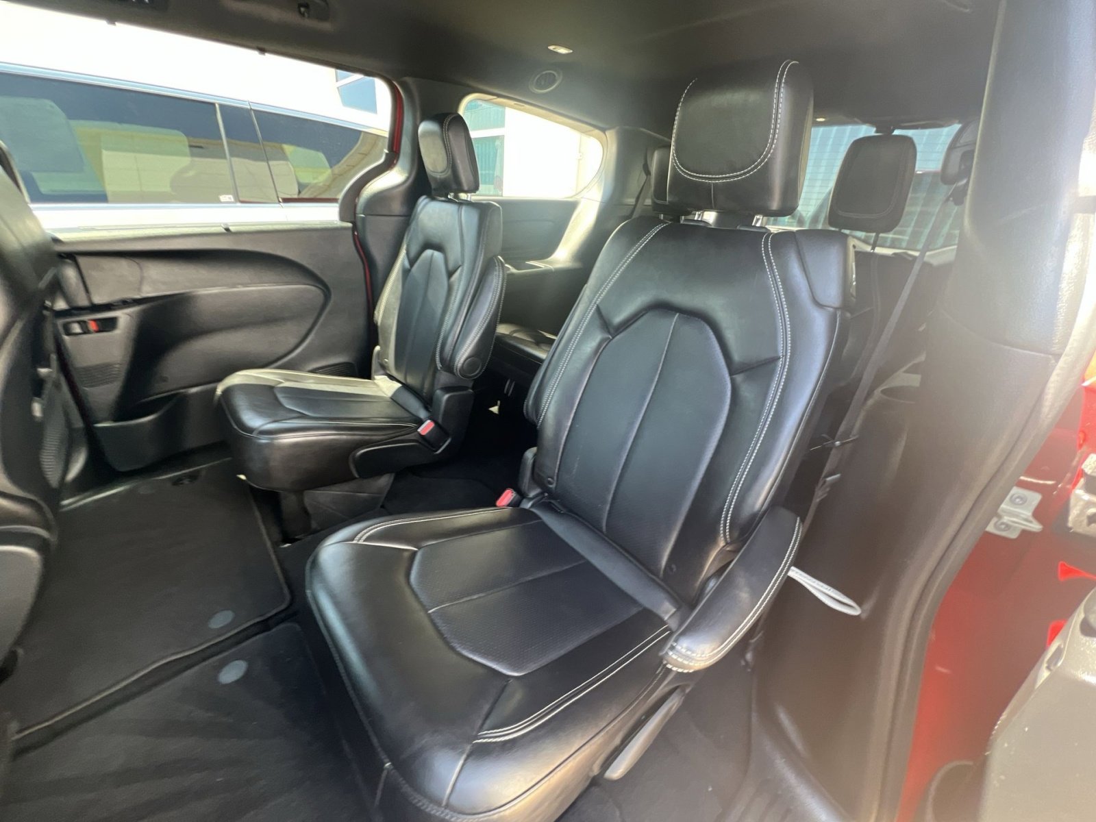 Used 2025 Chrysler Pacifica Select FWD image 31