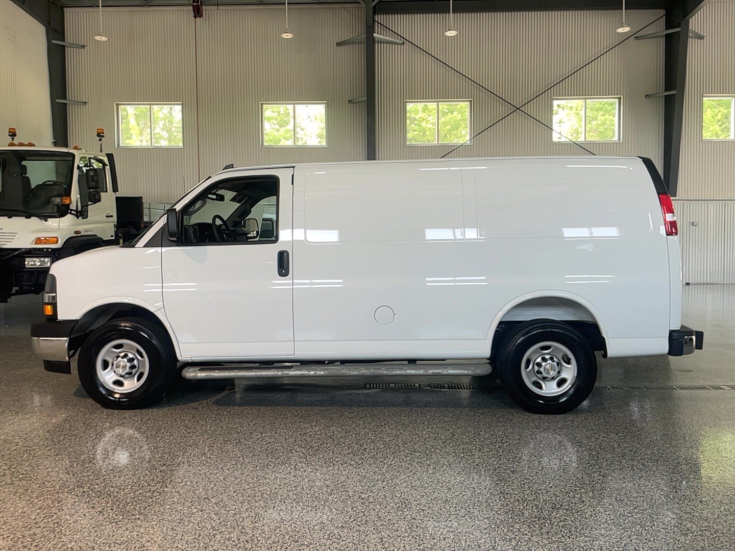 Used 2025 Chevrolet Express 2500 w/ Driver Convenience Package RWD image 10