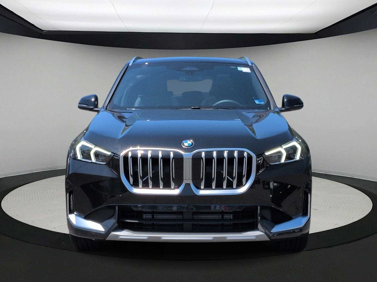 New 2026 BMW X1 xDrive28i w/ Convenience Package AWD/4WD image 3