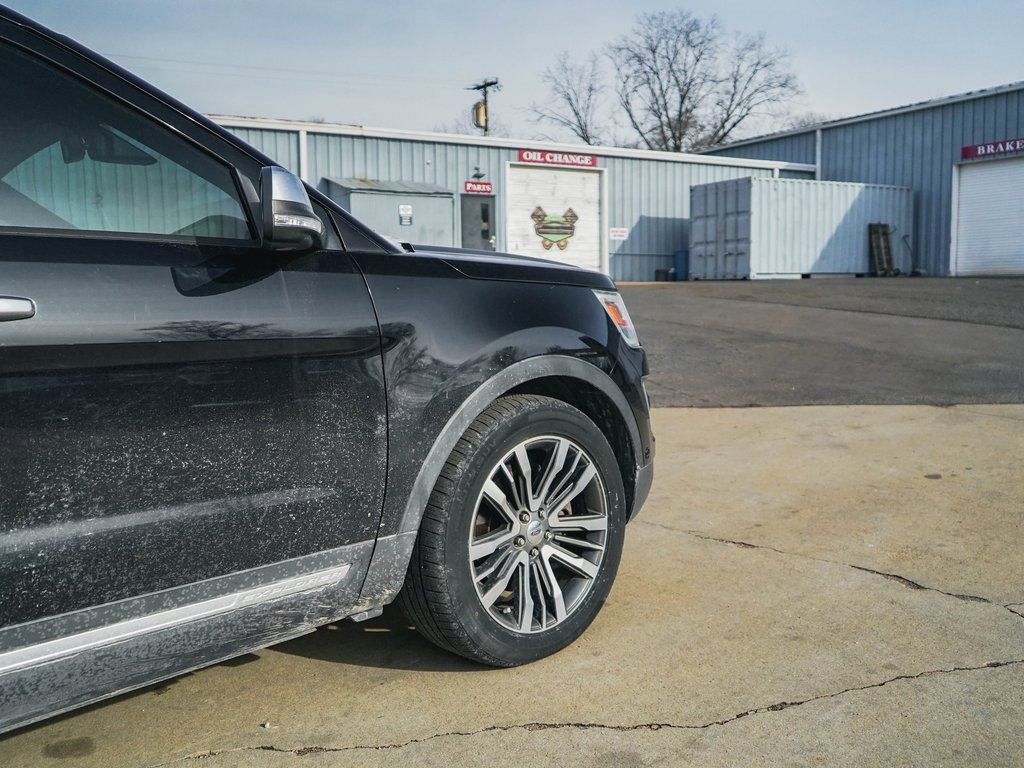 Used 2017 Ford Explorer Platinum image 32