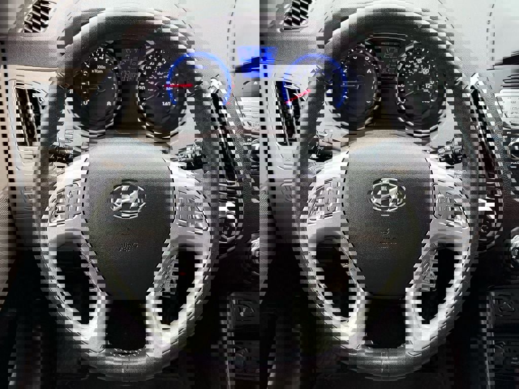 Used 2013 Hyundai Tucson GLS image 17