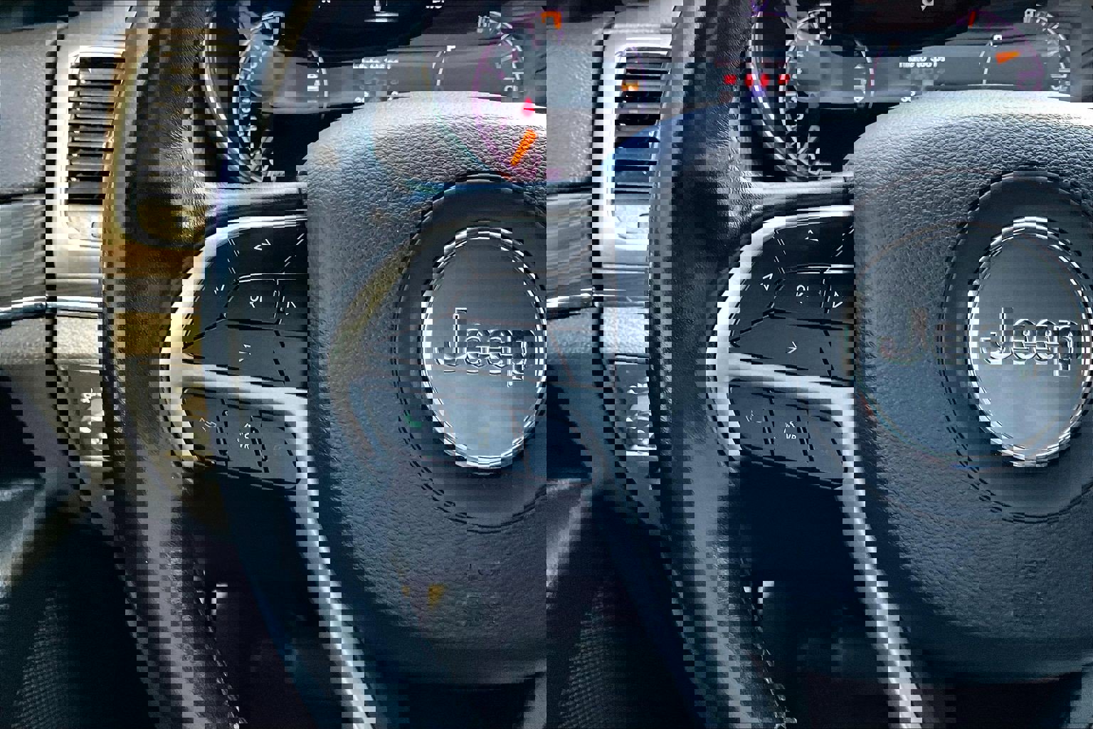 Used 2020 Jeep Grand Cherokee Limited image 11