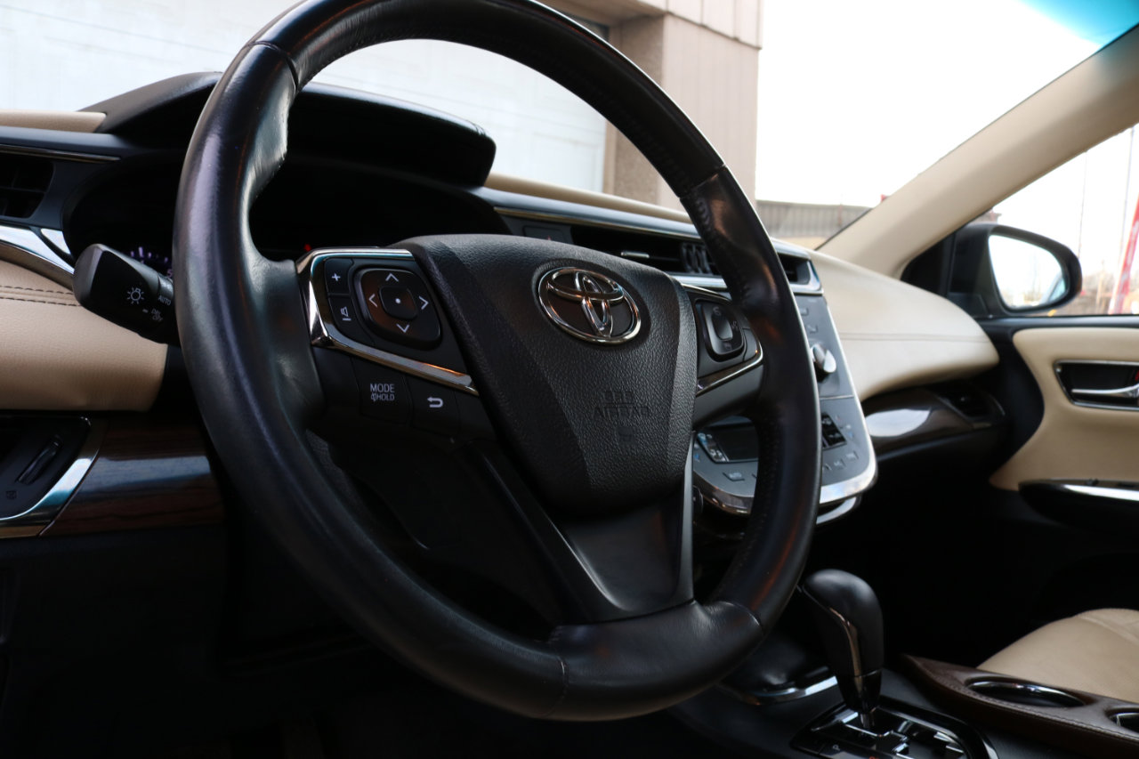 Used 2014 Toyota Avalon Limited image 20