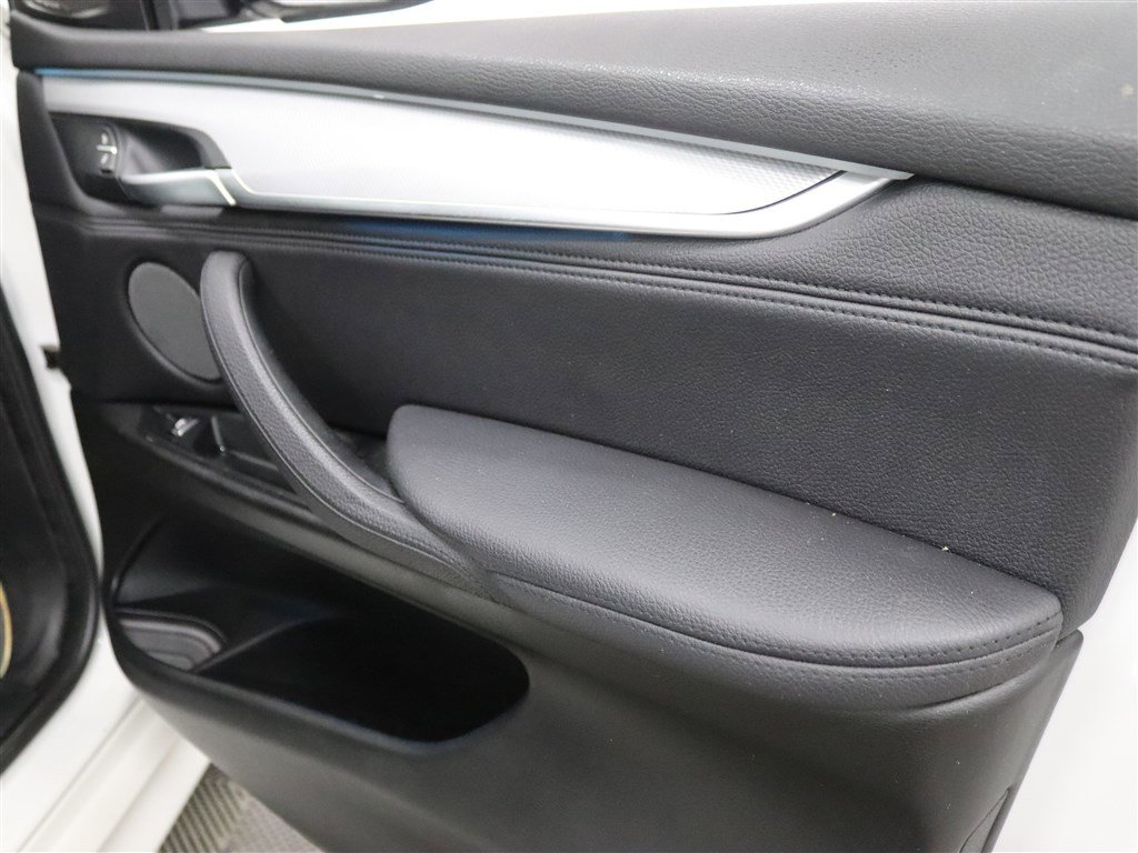 Used 2017 BMW X5 xDrive50i AWD/4WD image 33